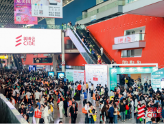 <b>领动帮助企业搭建自己的AI 知识库</b>